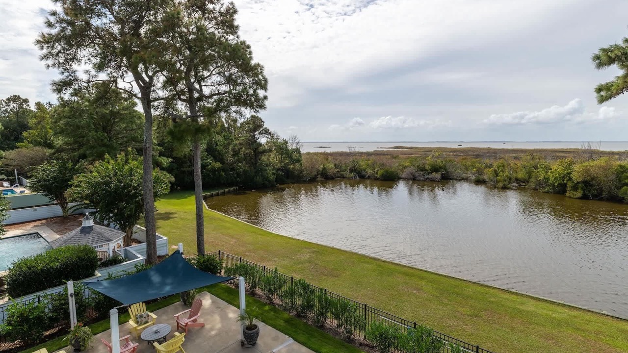 Photo of Outdoor in Corolla Light