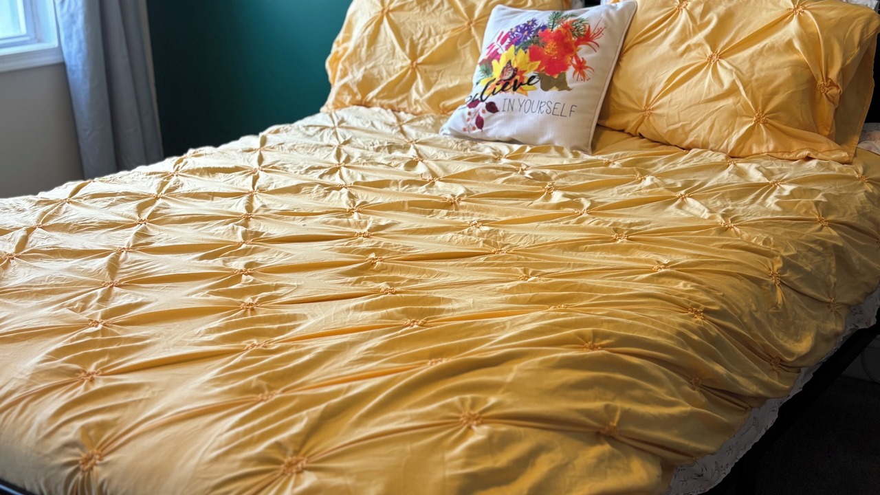 Photo of Bedroom in Greektown