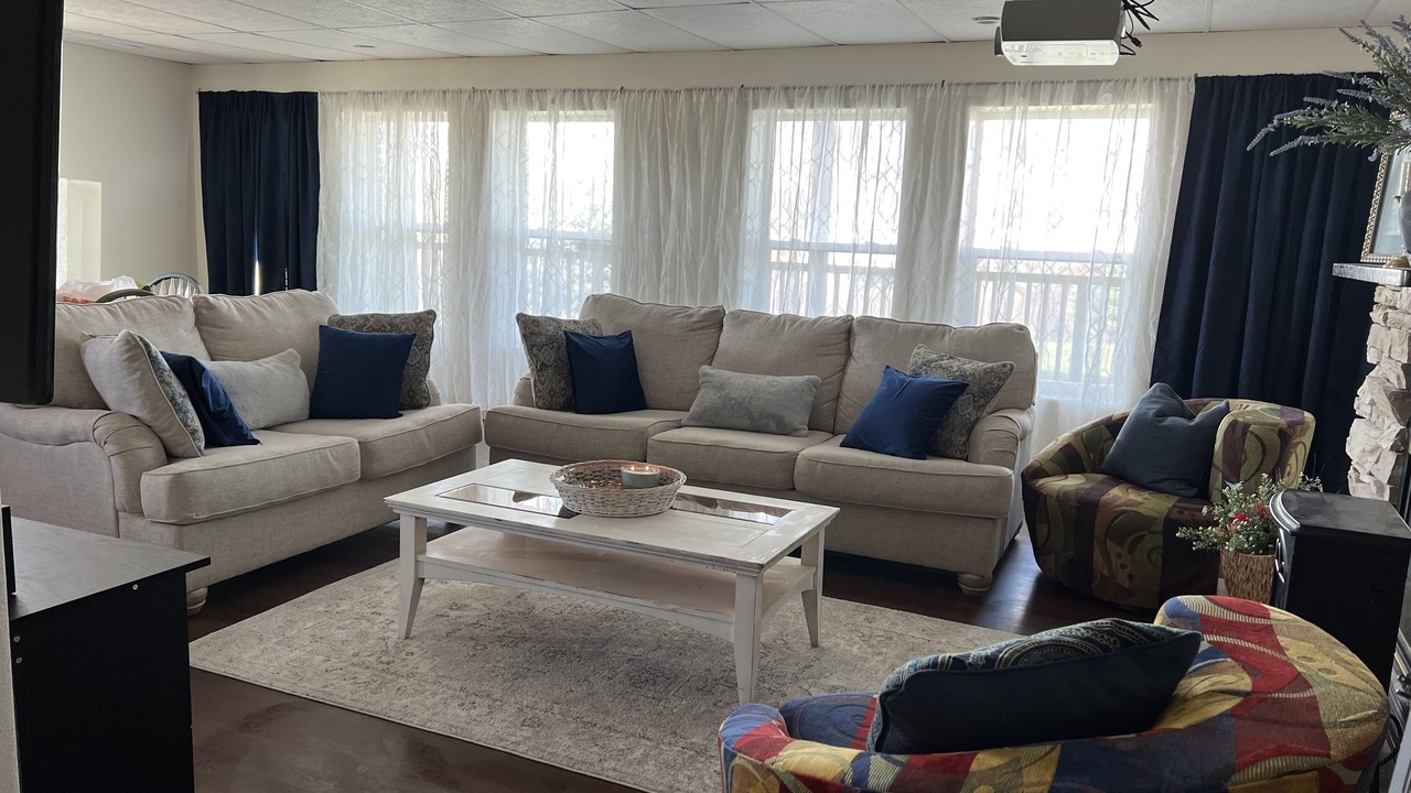 Photo of Livingroom in Burbank