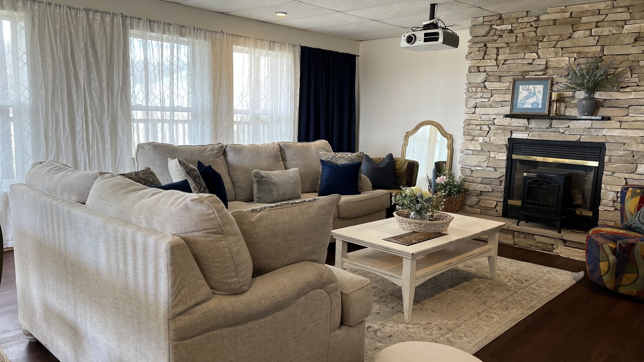 Photo of Livingroom in Burbank
