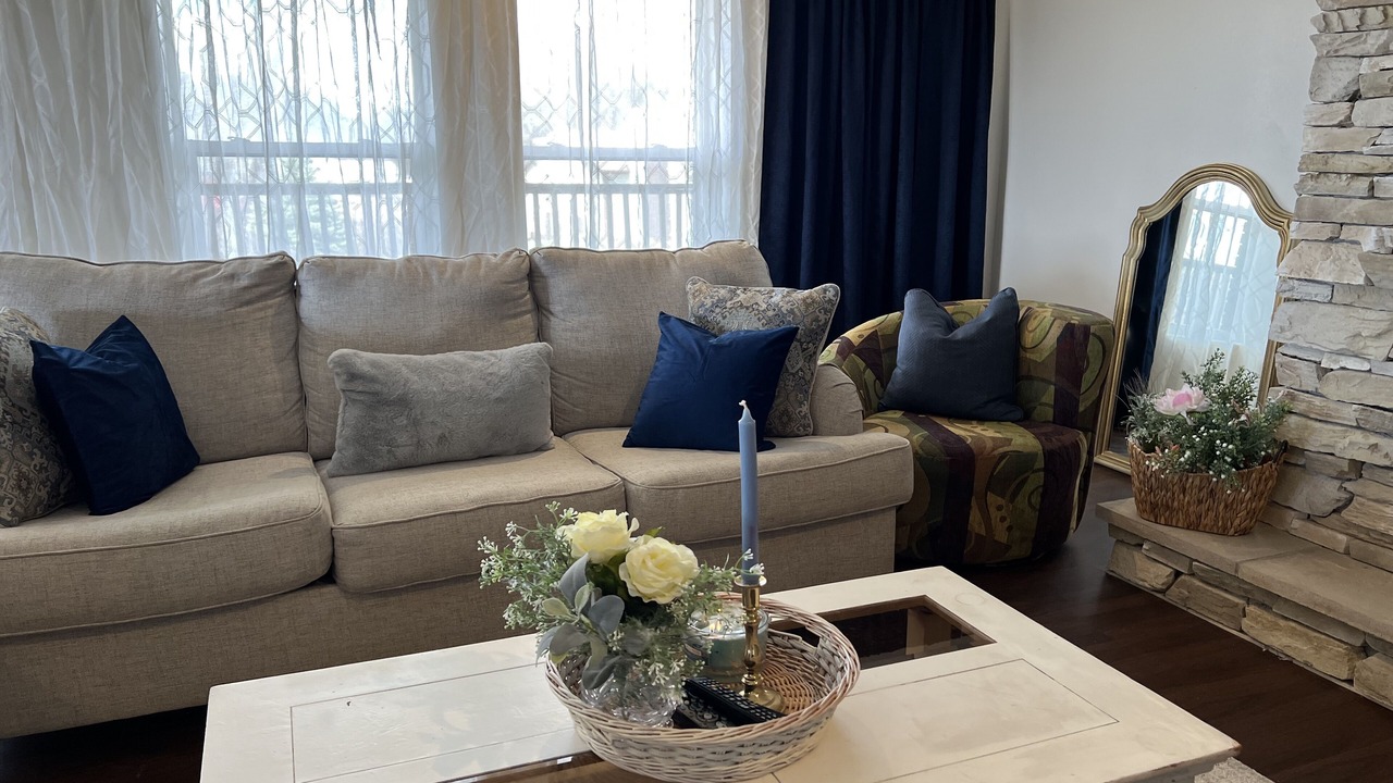 Photo of Livingroom in Burbank