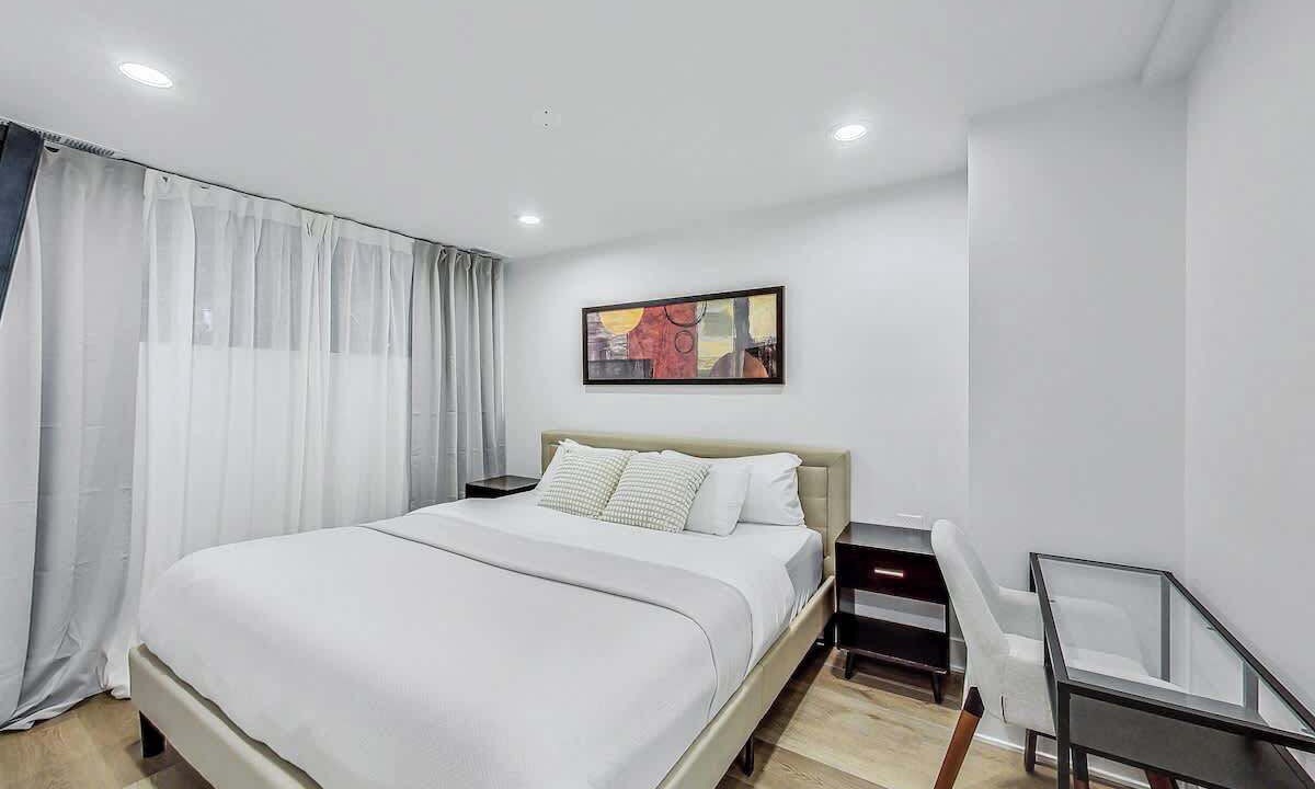 Photo of Bedroom in Park West