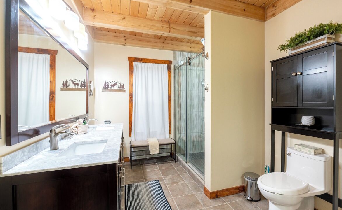Photo of Bathroom in Sugar Grove