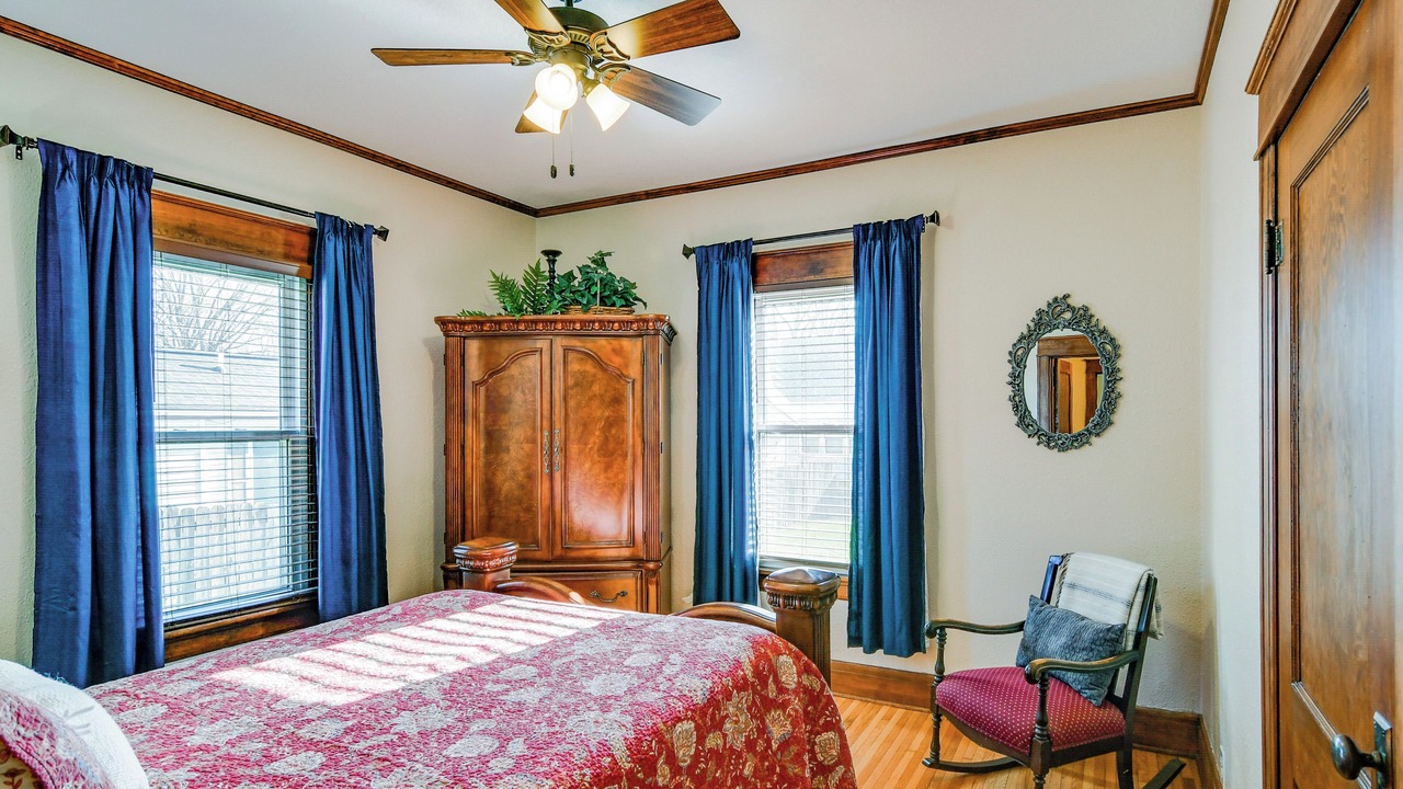 Photo of Bedroom in Winterset