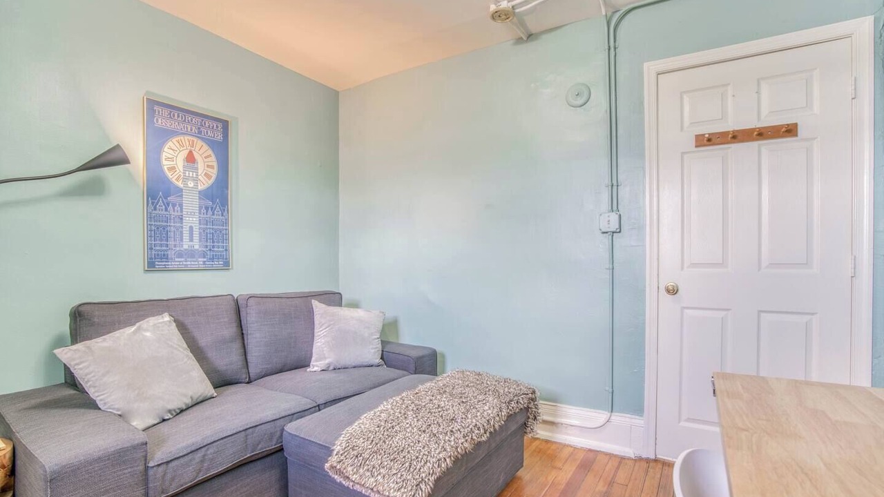 Photo of Livingroom in Charles Village
