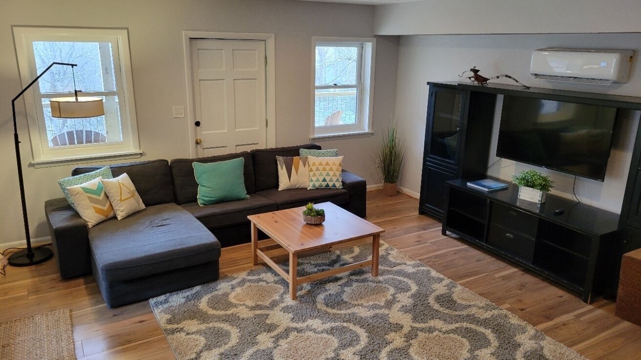 Photo of Livingroom in Seven Devils
