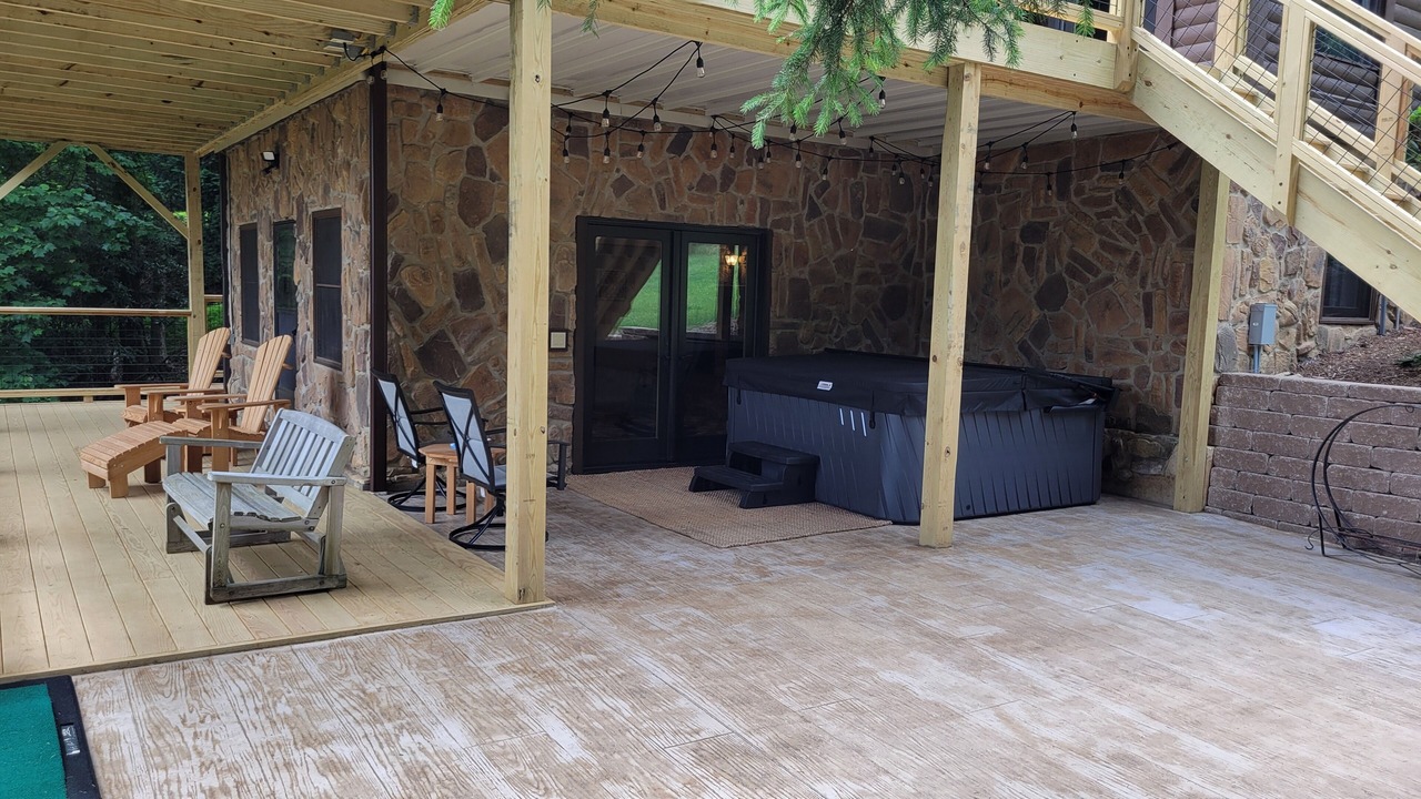 Photo of Patio Balcony in Seven Devils