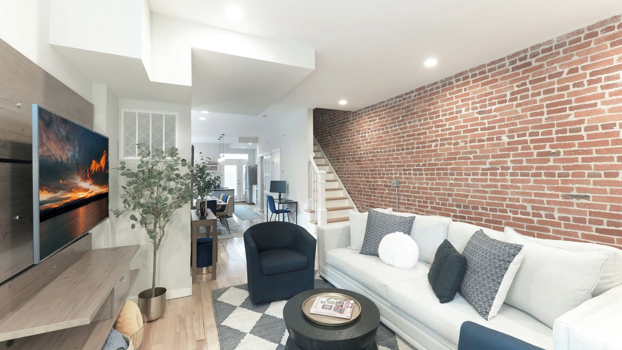 Photo of Livingroom in Southwest Quadrant