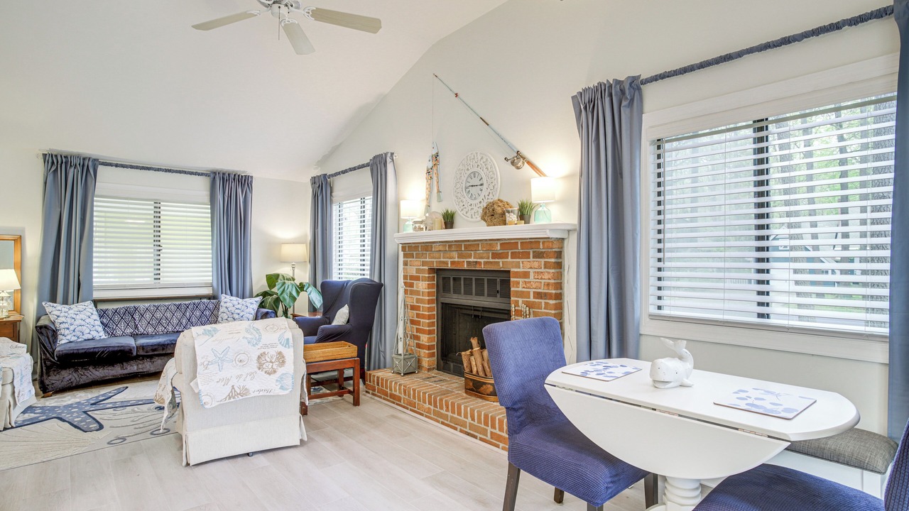 Photo of Livingroom in Ocean Pines