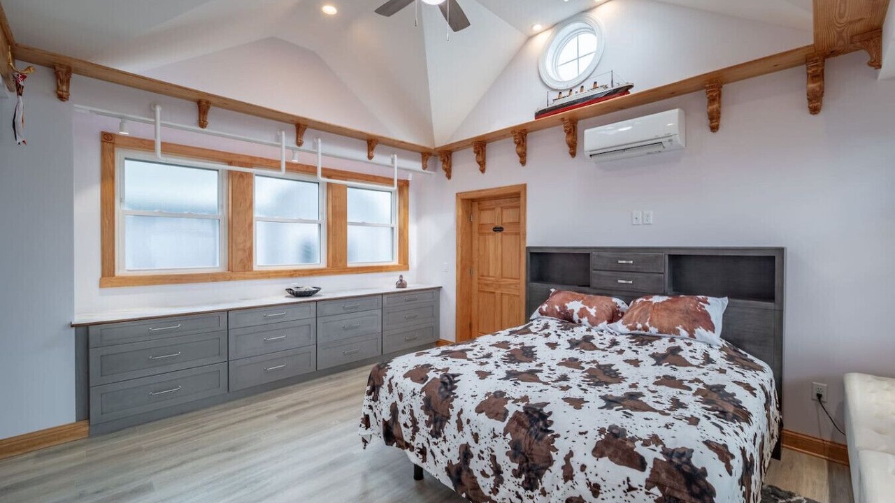 Photo of Bedroom in North Ocean City