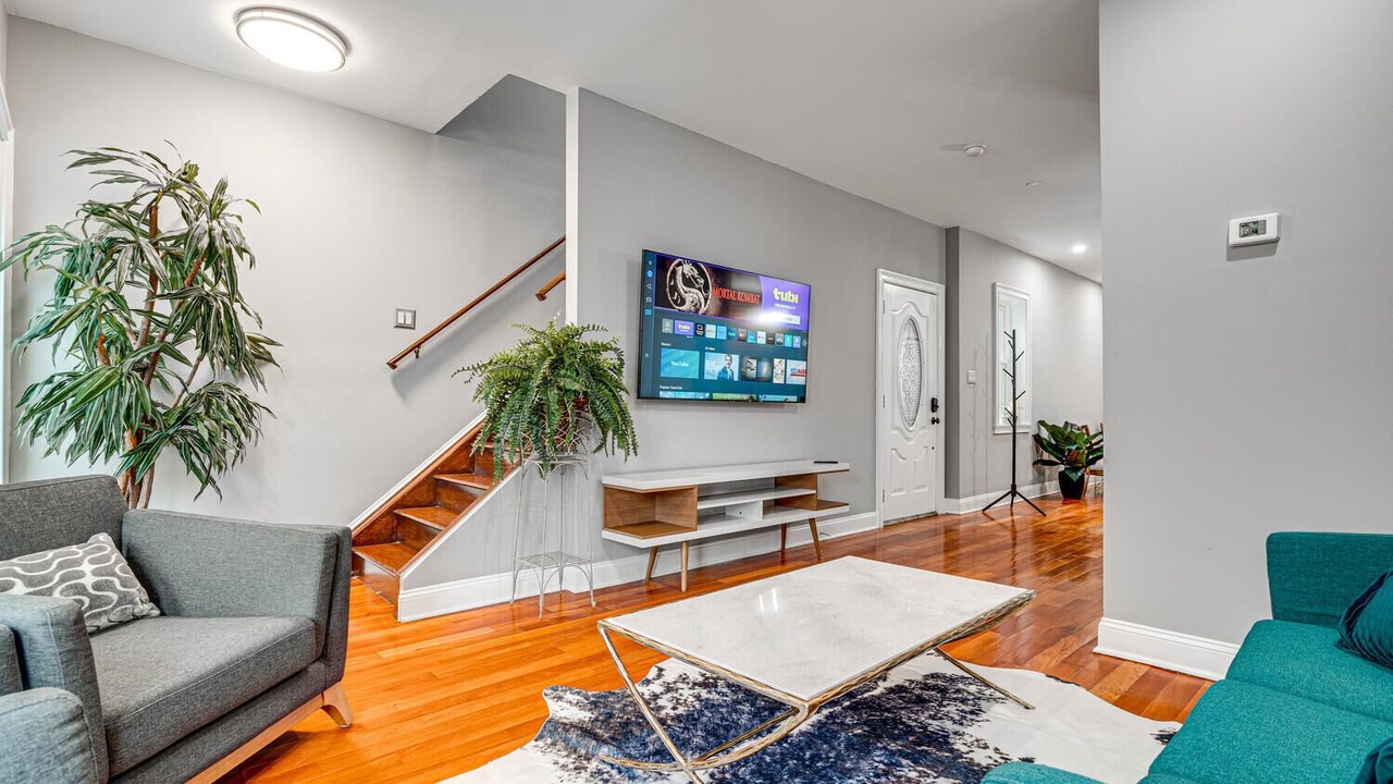 Photo of Livingroom in Truxton Circle