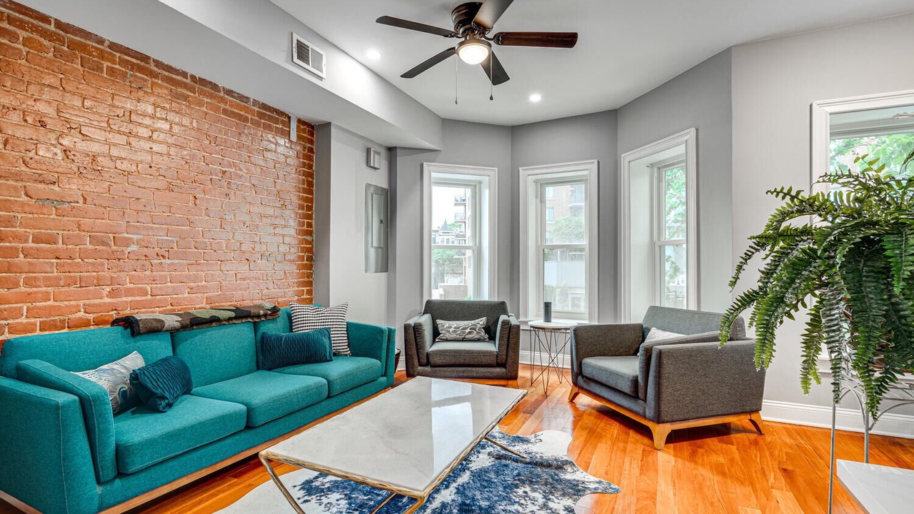 Photo of Livingroom in Truxton Circle