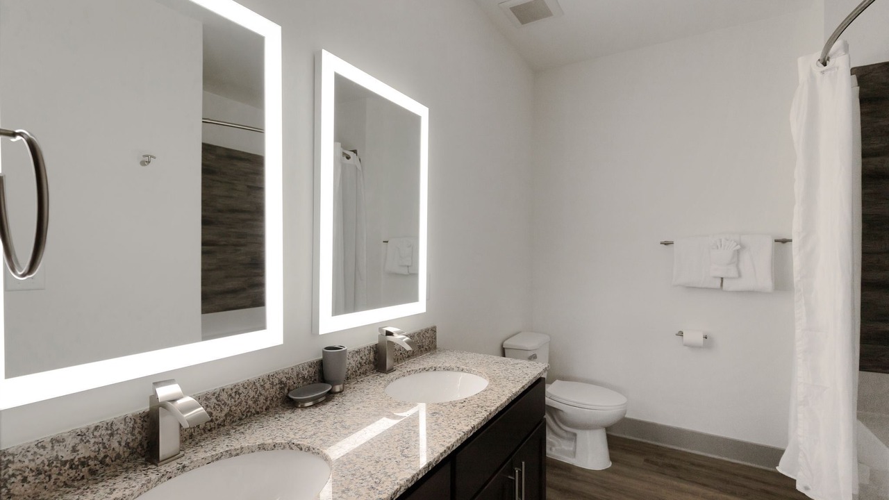 Photo of Bathroom in Farragut