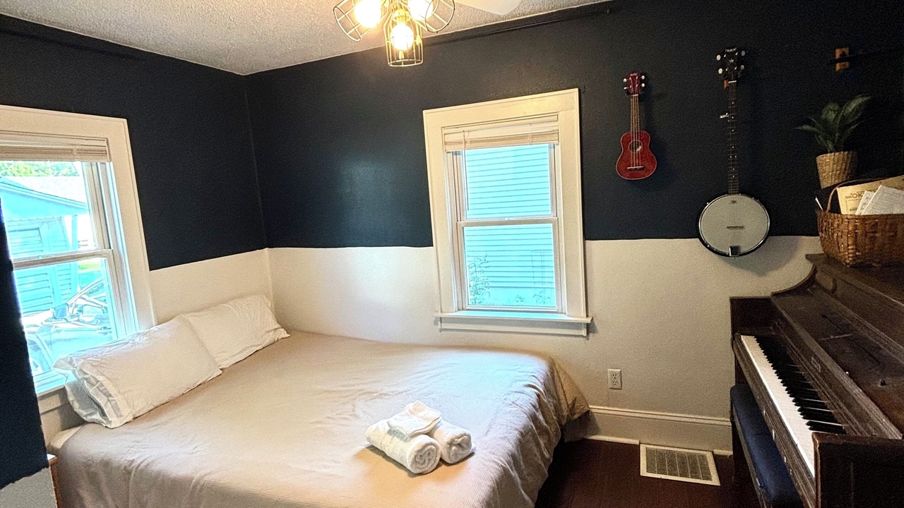 Photo of Bedroom in Cedar Falls