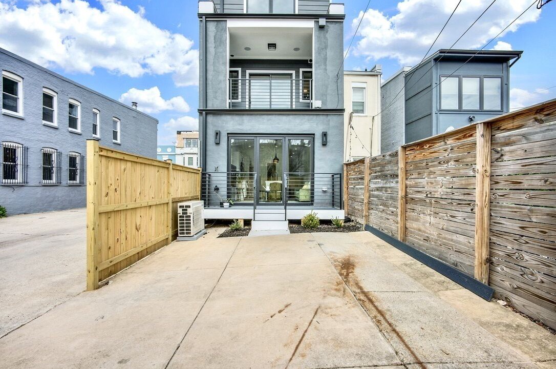 Photo of Outdoor in Truxton Circle