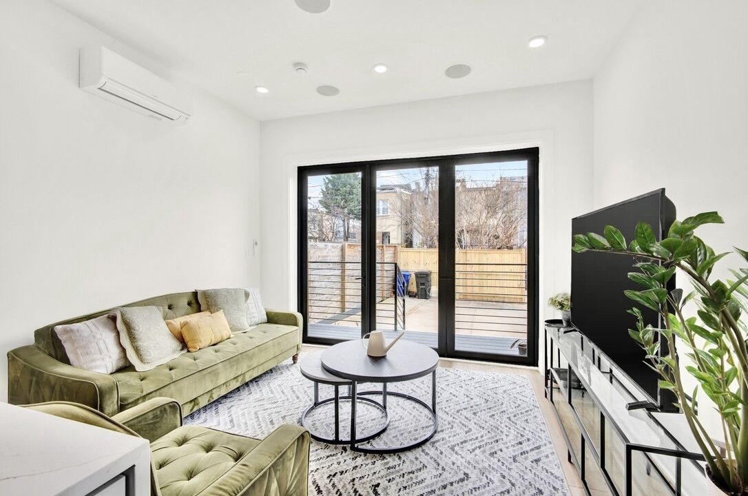Photo of Livingroom in Truxton Circle
