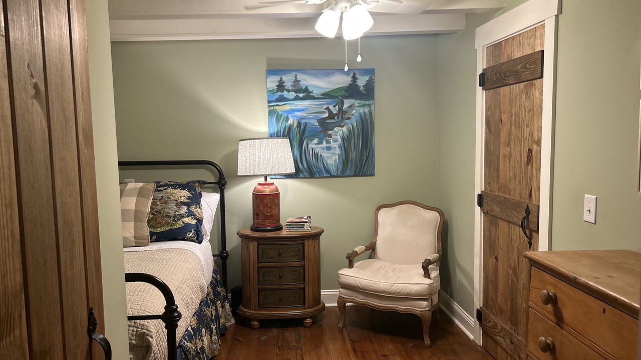 Photo of Bedroom in Guntersville