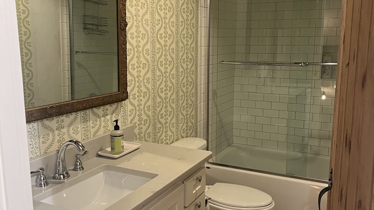Photo of Bathroom in Guntersville