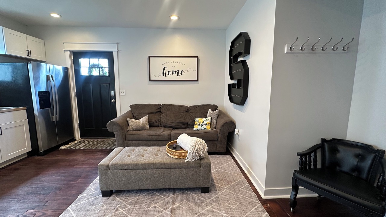Photo of Livingroom in Kirksville