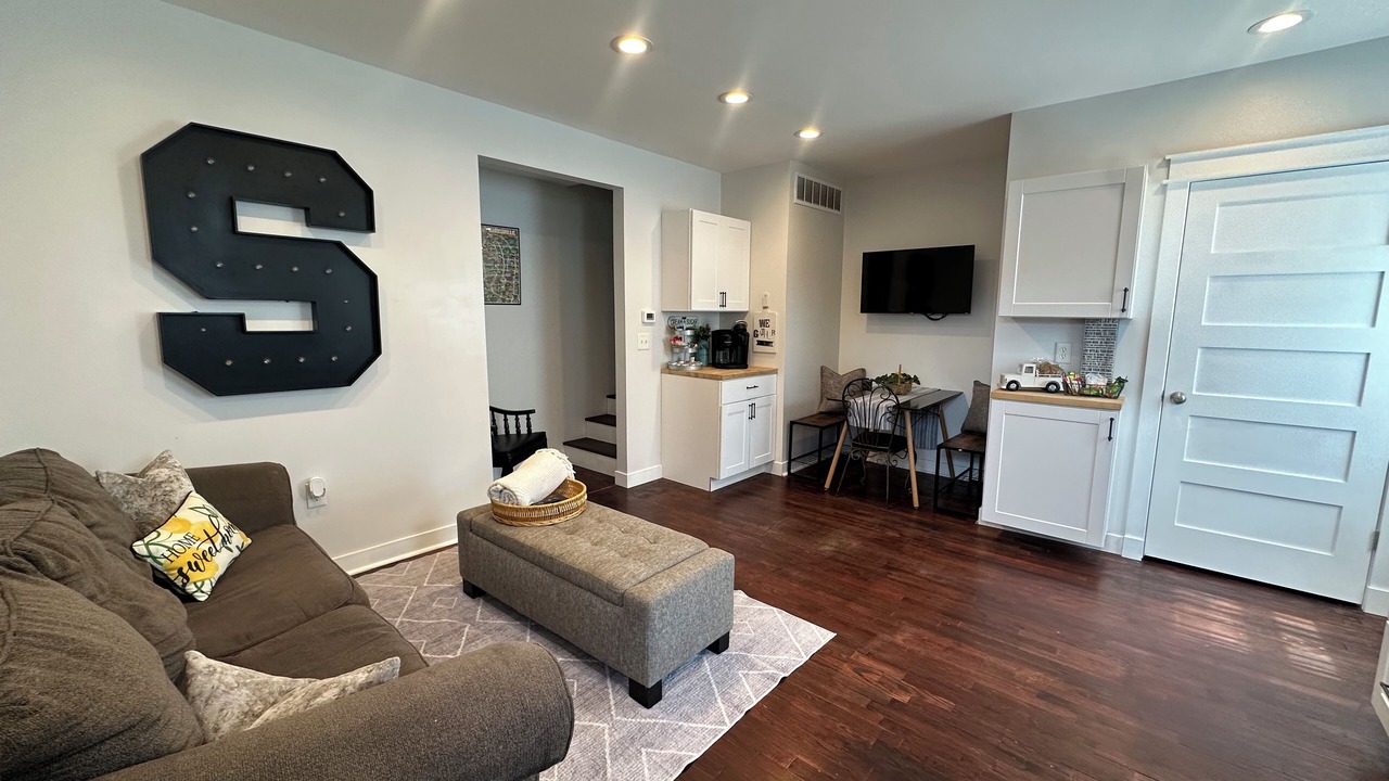 Photo of Livingroom in Kirksville
