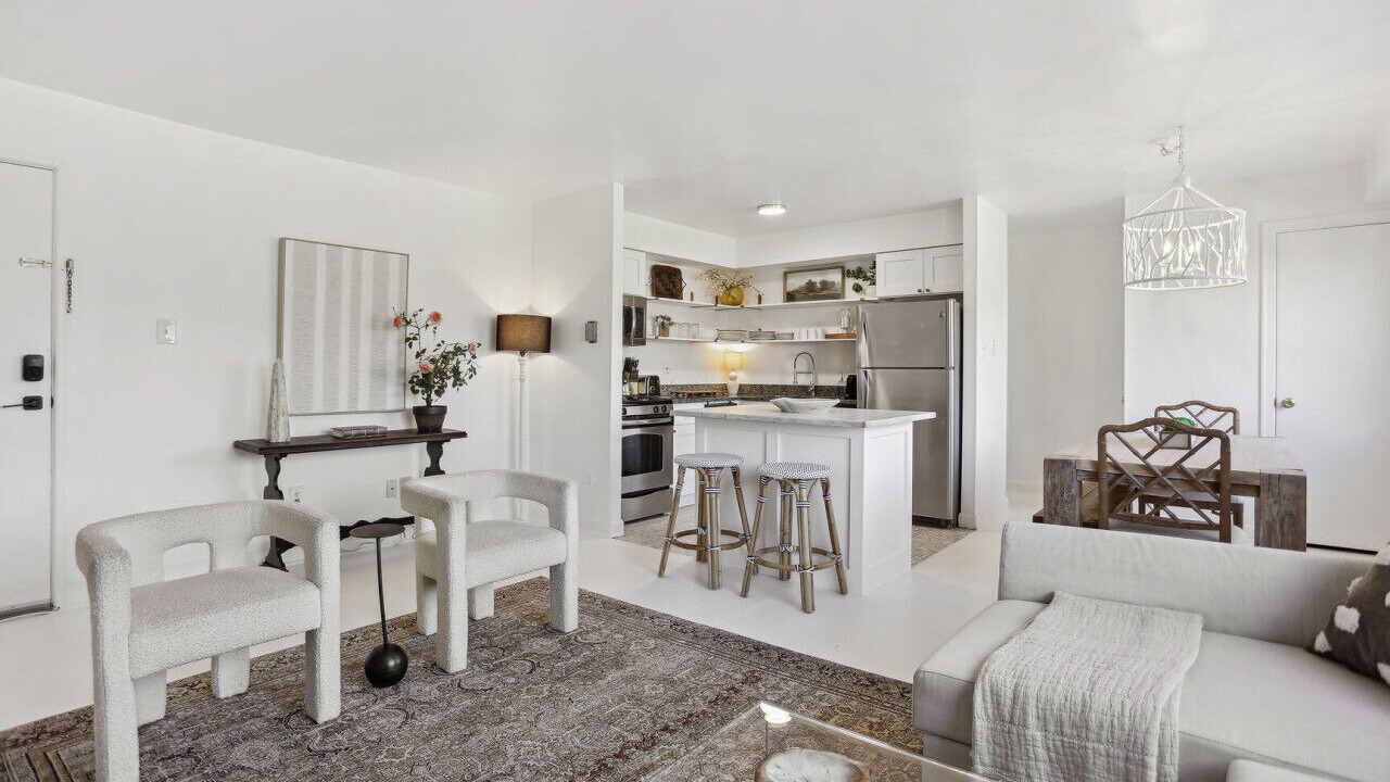Photo of Livingroom in Aurora Highlands