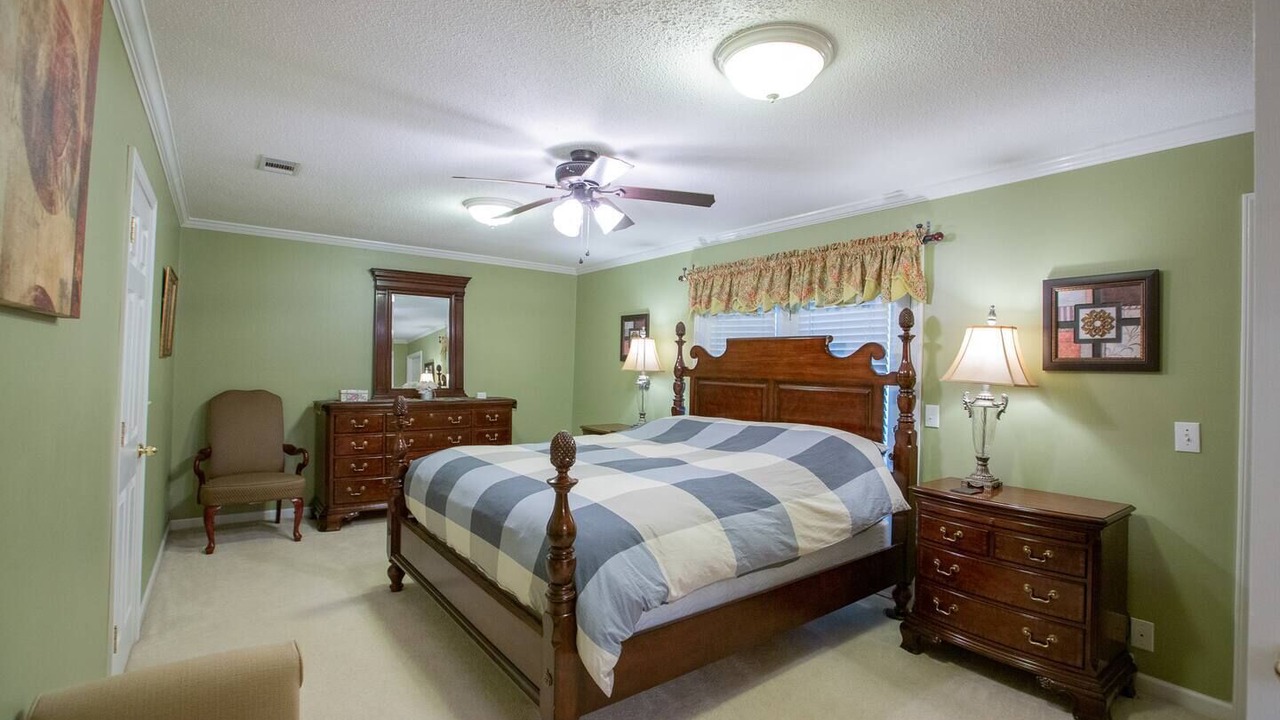 Photo of Bedroom in Albertville