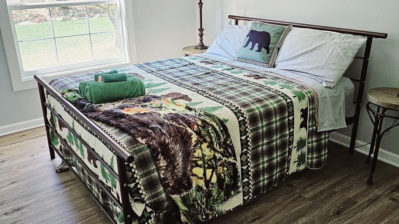 Photo of Bedroom in Bakersville
