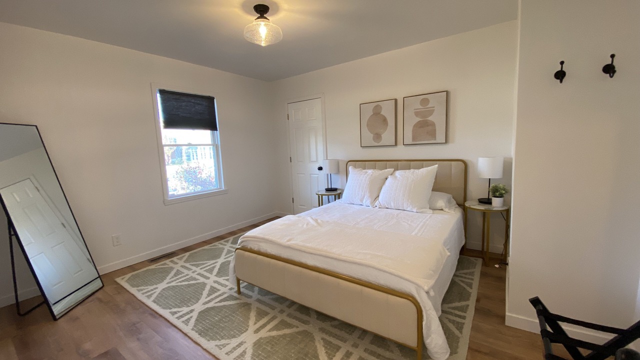Photo of Bedroom in Cedar Falls