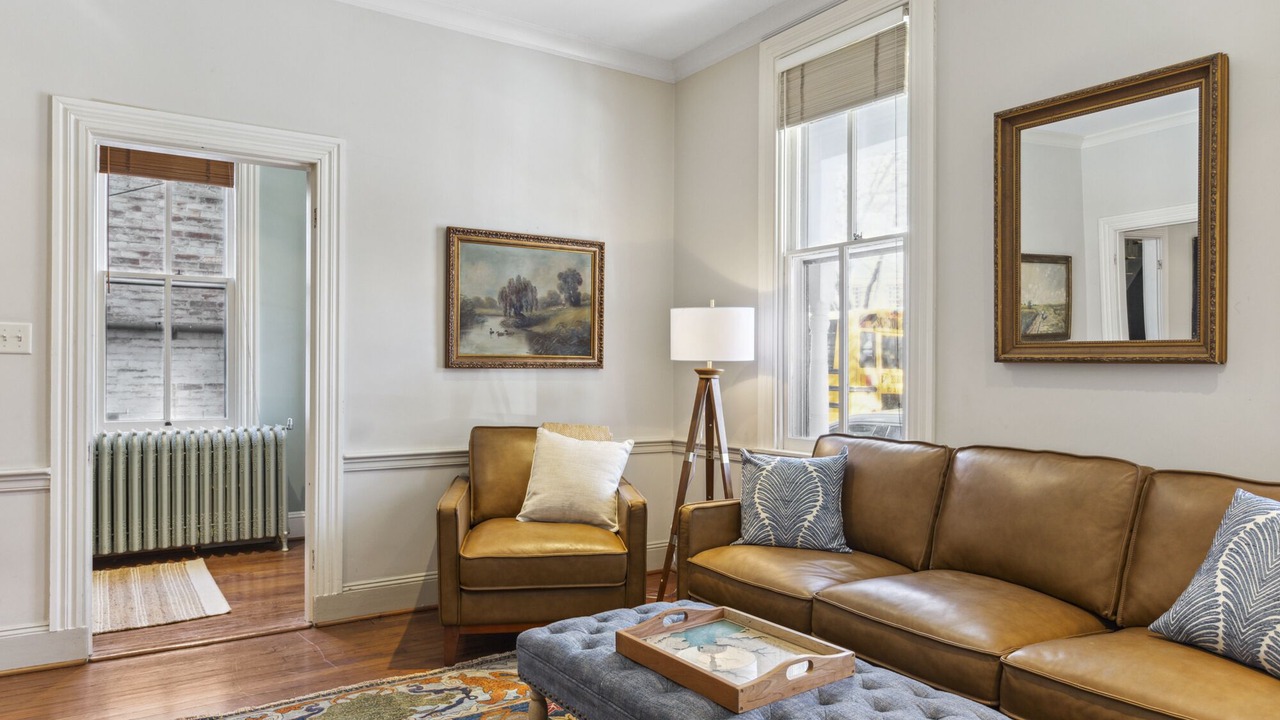Photo of Livingroom in Historic District