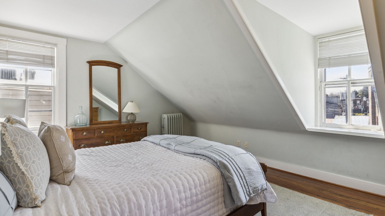 Photo of Bedroom in Historic District