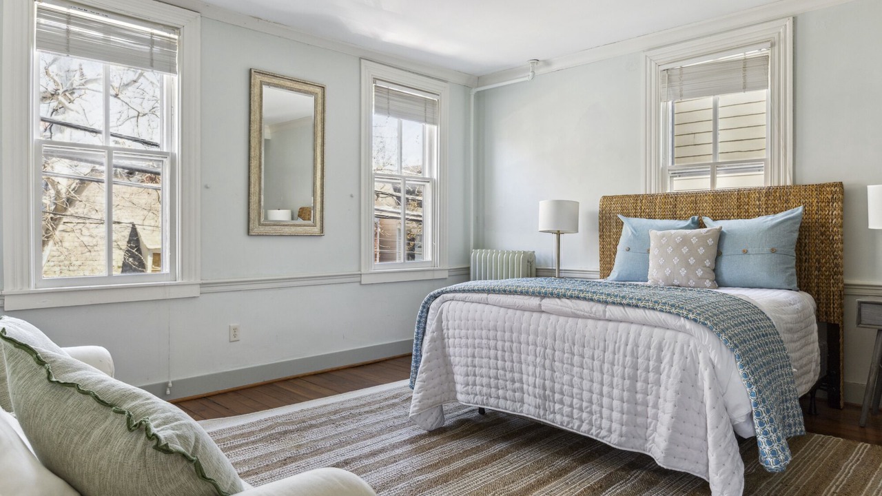 Photo of Bedroom in Historic District