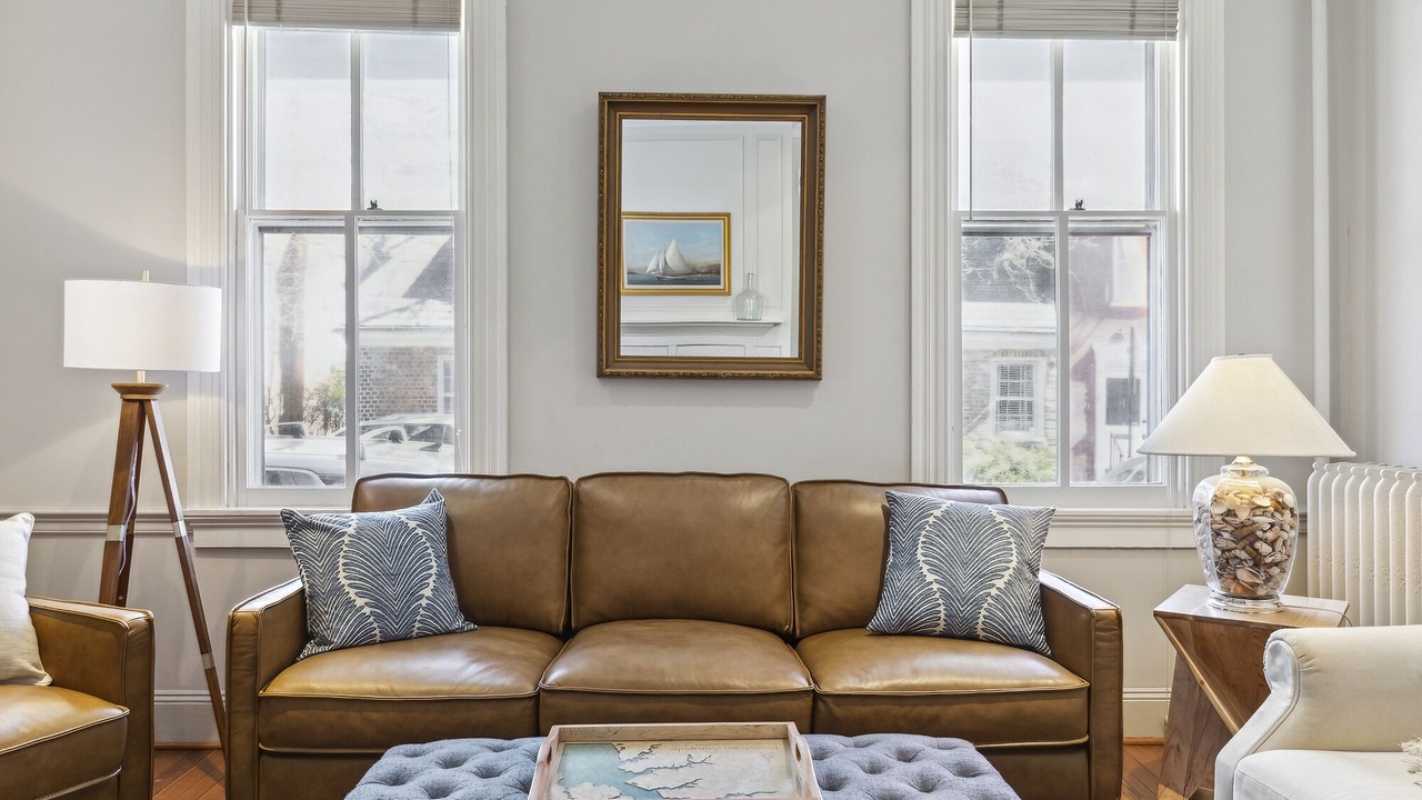 Photo of Livingroom in Historic District
