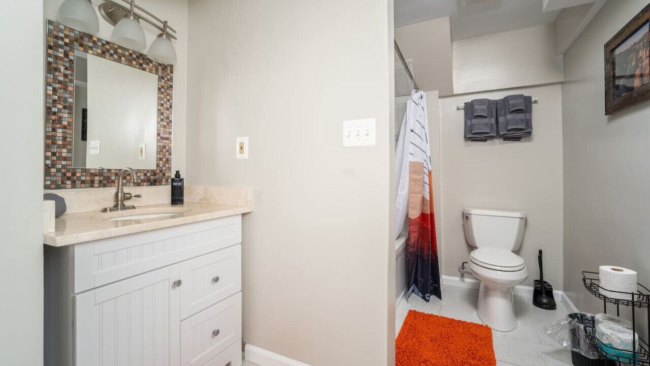 Photo of Bathroom in Haymarket