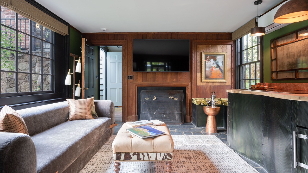 Photo of Livingroom in Charlottesville