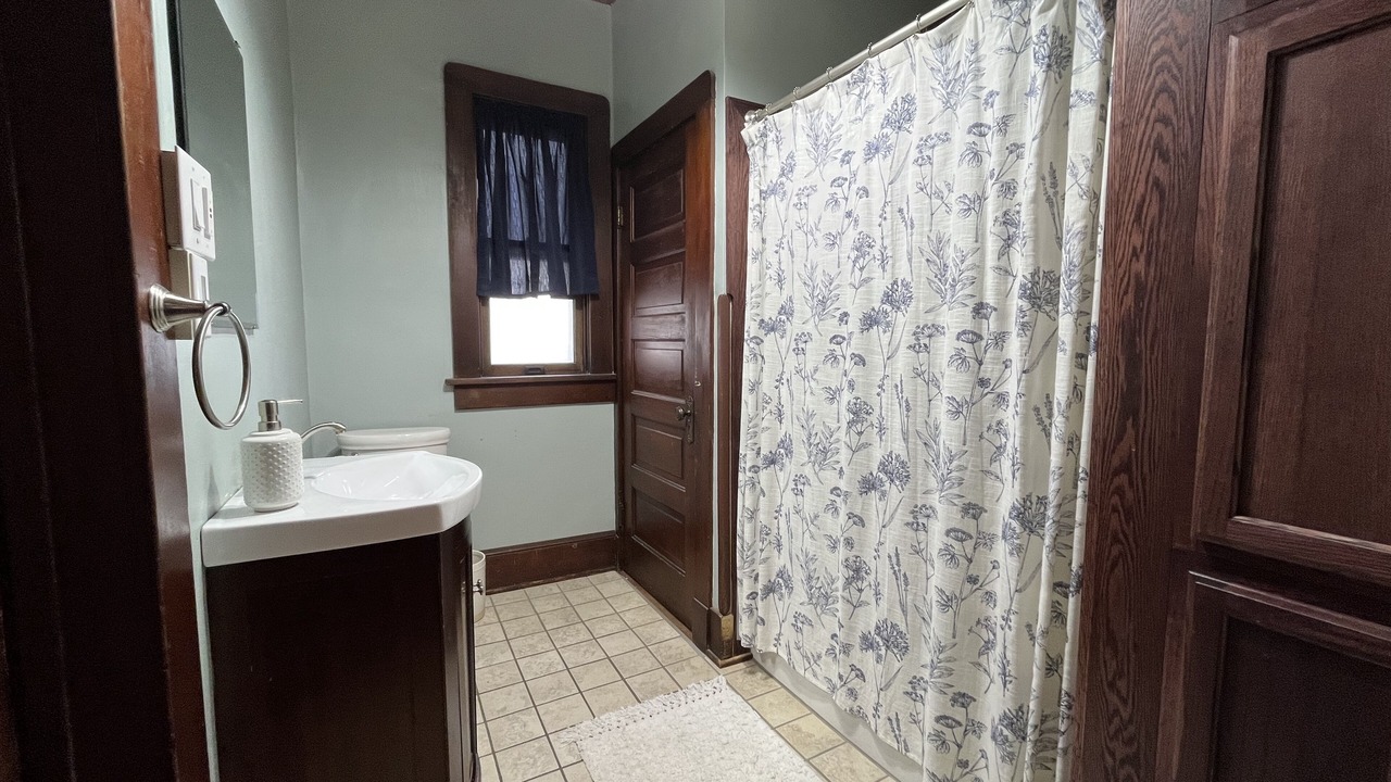 Photo of Bathroom in Hannibal