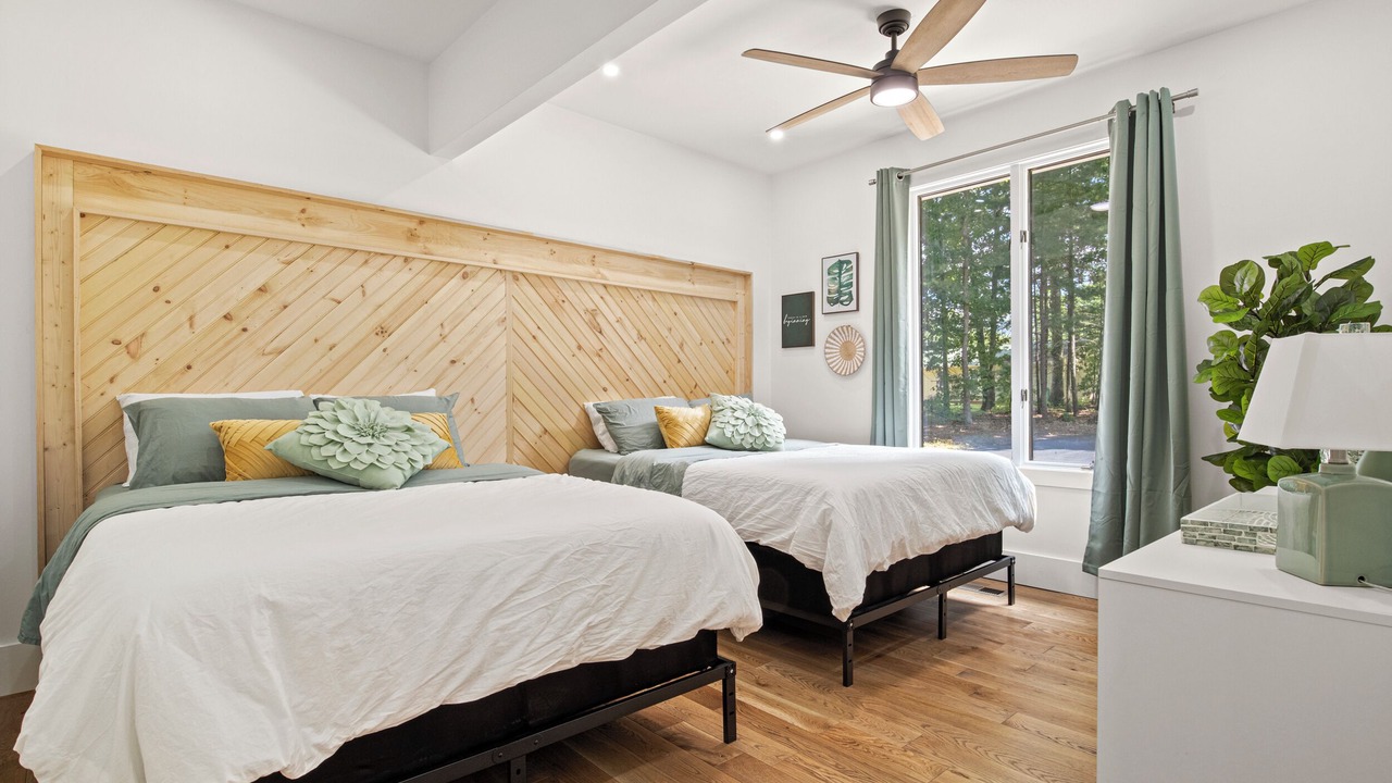 Photo of Bedroom in Lakeside Woods