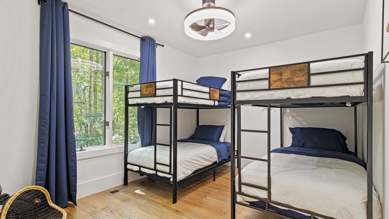 Photo of Bedroom in Lakeside Woods