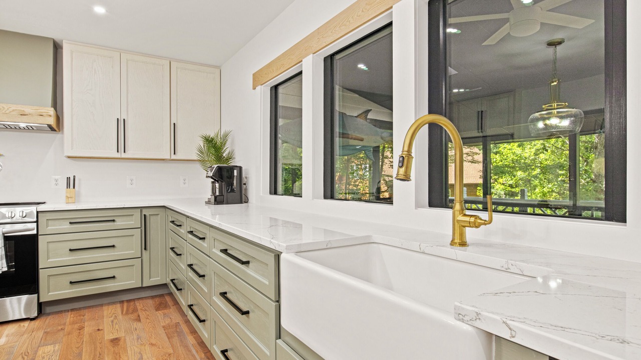Photo of Kitchen in Lakeside Woods
