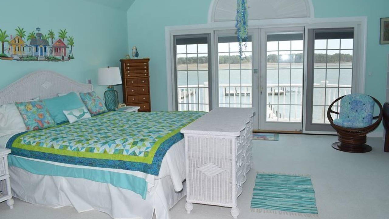 Photo of Others in Piney Island