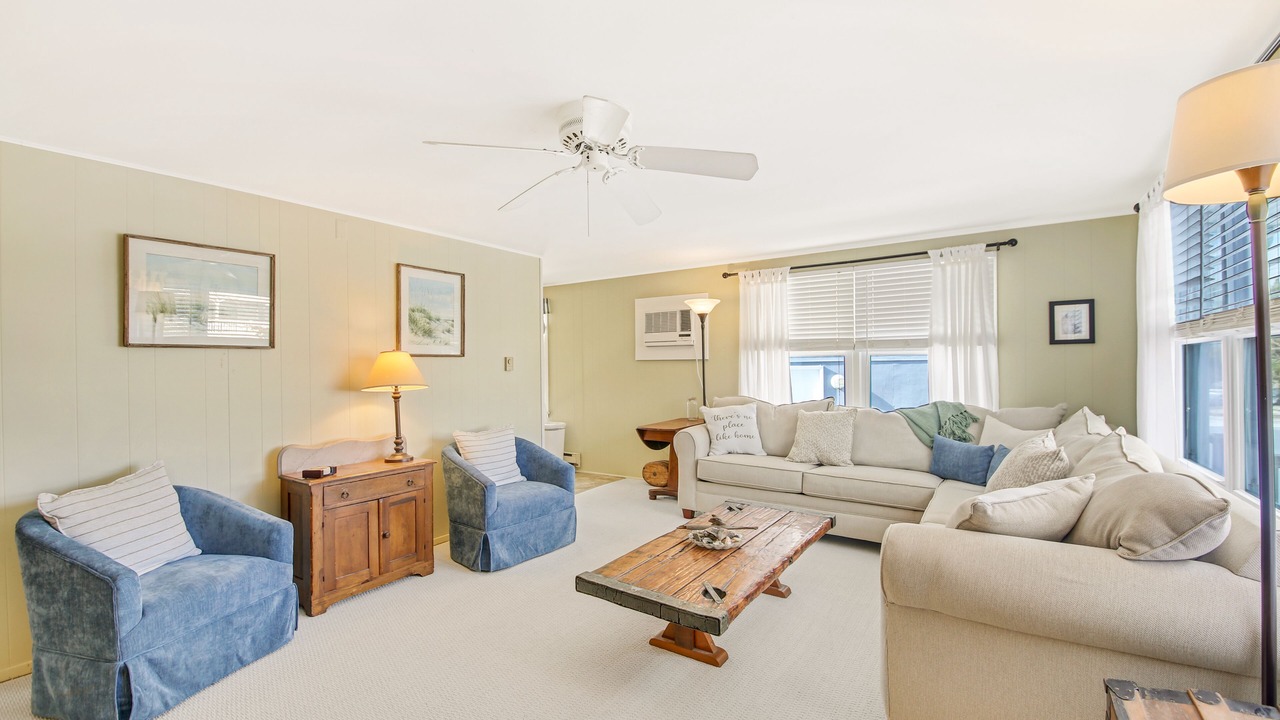 Photo of Livingroom in Loveladies