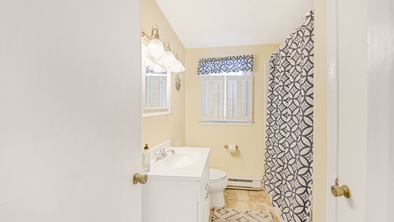 Photo of Bathroom in Loveladies