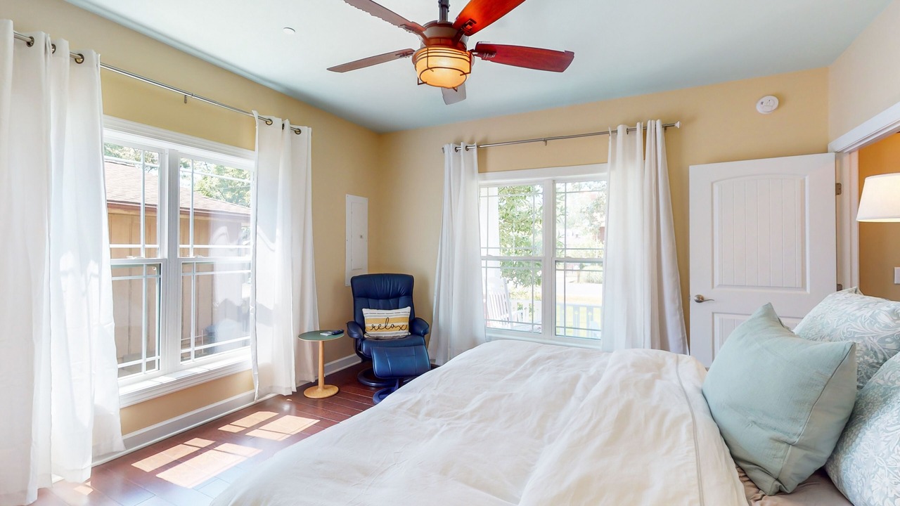 Photo of Bedroom in Edgewater
