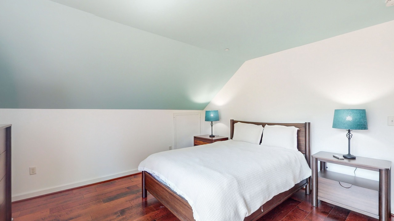 Photo of Bedroom in Edgewater