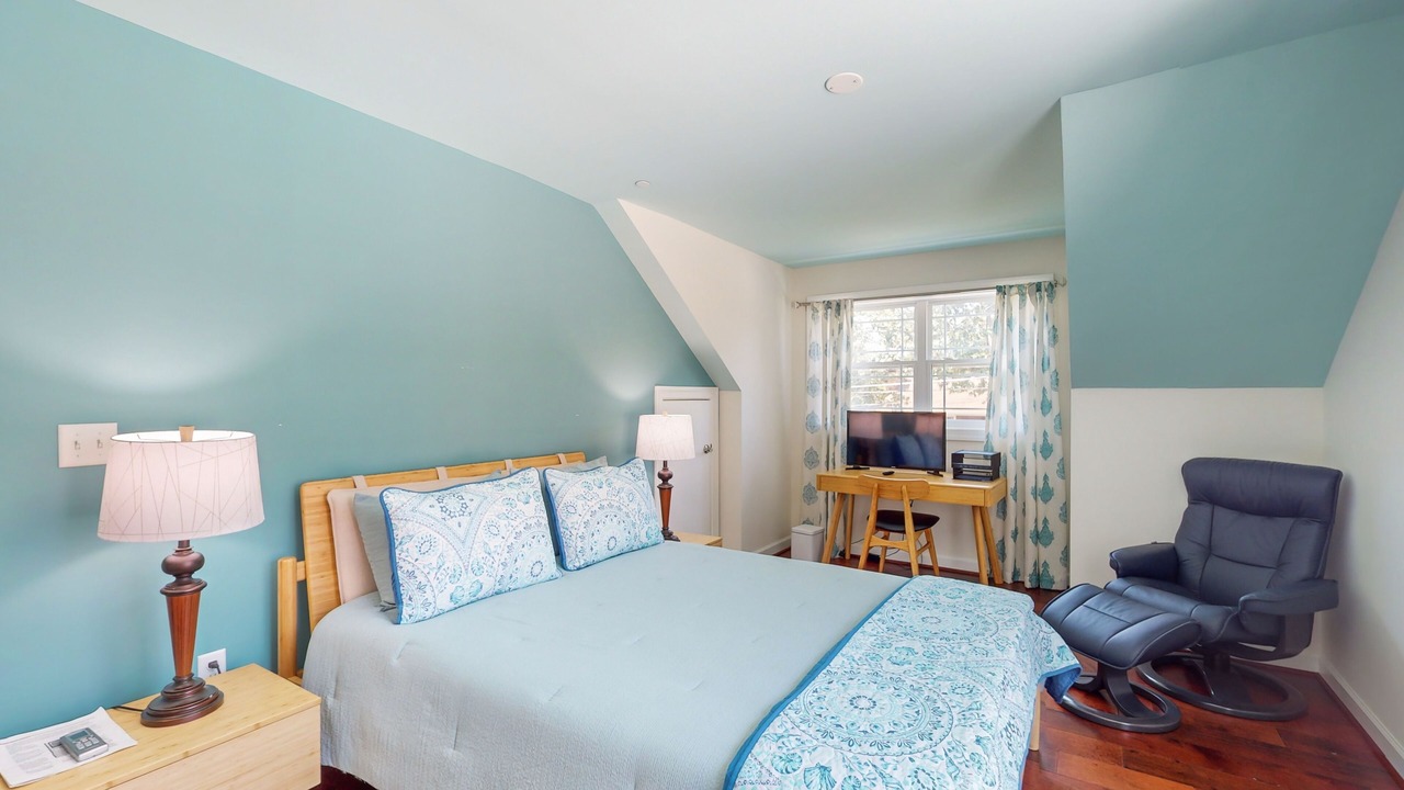 Photo of Bedroom in Edgewater