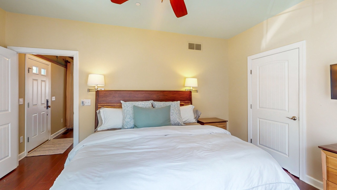 Photo of Bedroom in Edgewater