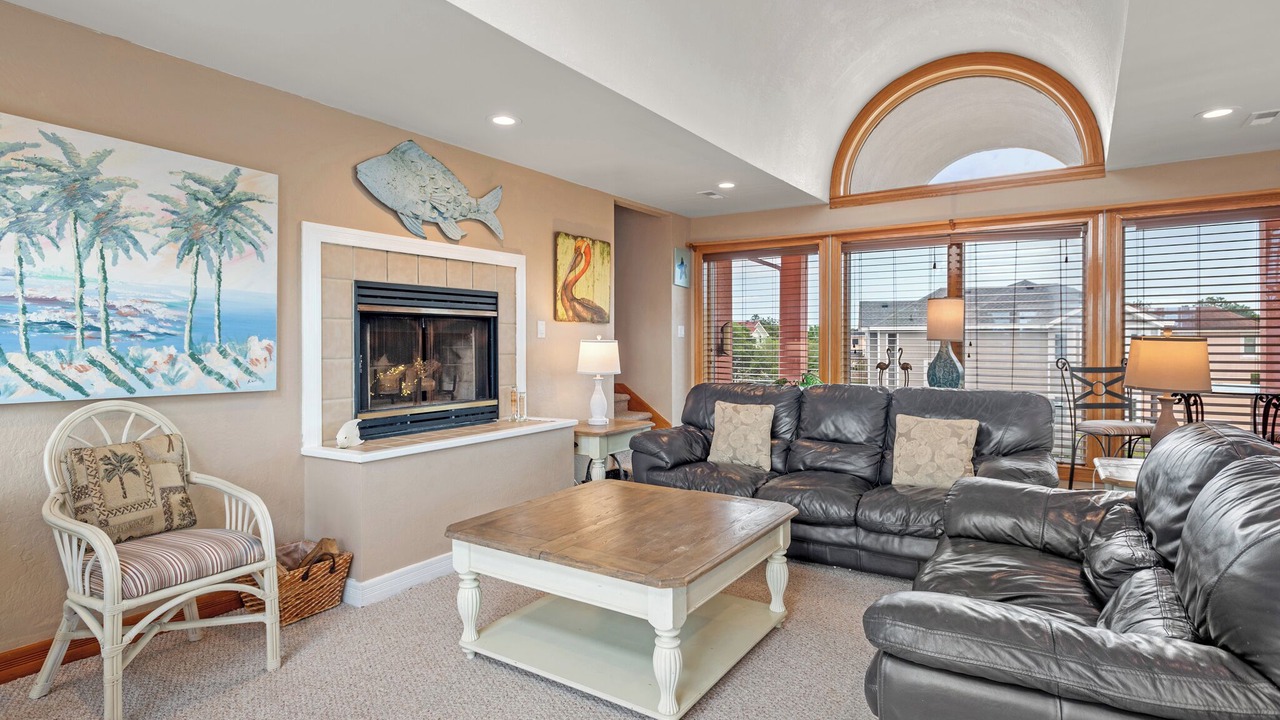 Photo of Livingroom in Monteray Shores