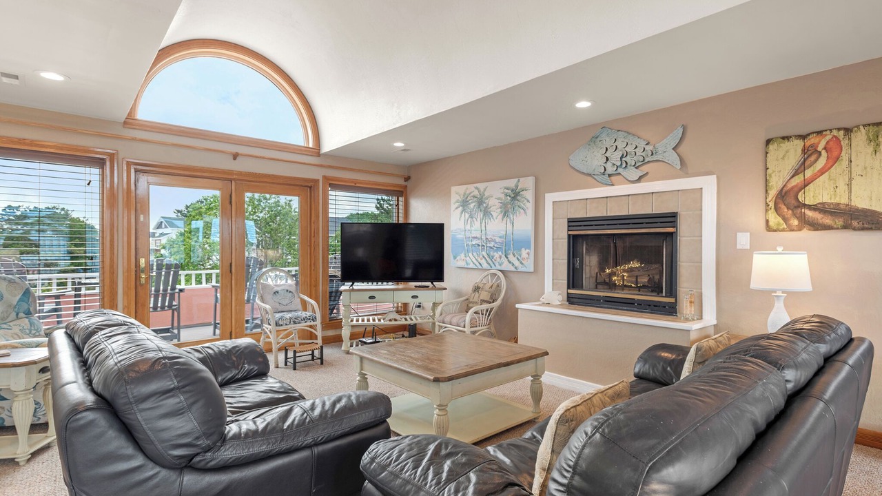 Photo of Livingroom in Monteray Shores