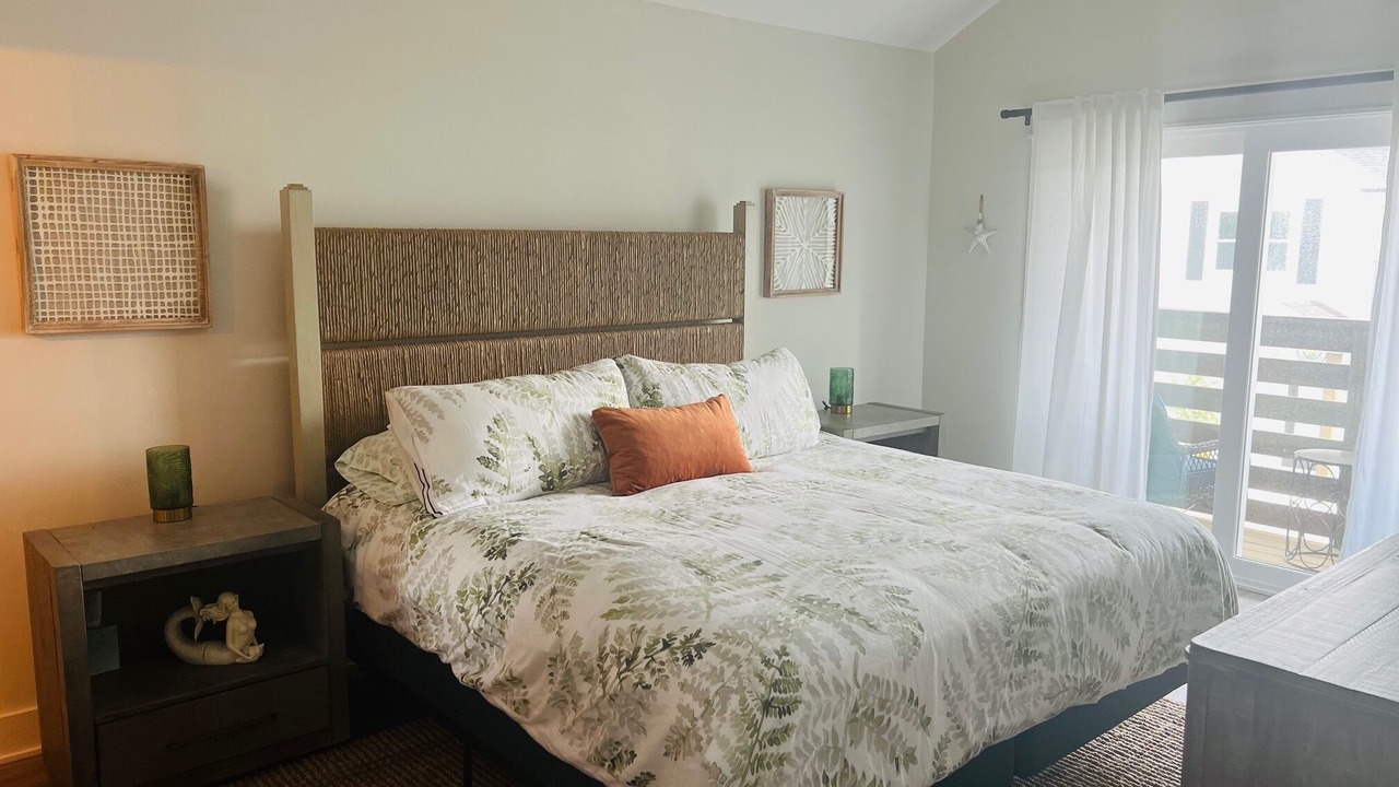 Photo of Bedroom in Corolla Light