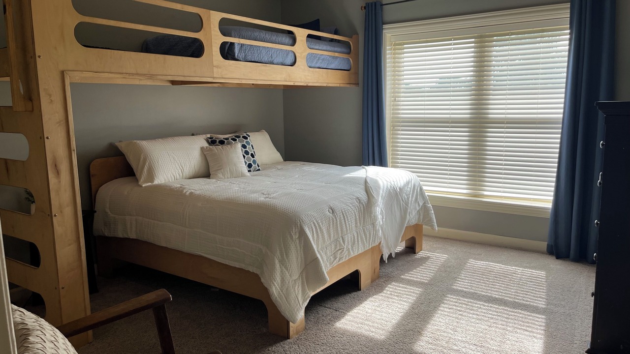 Photo of Bedroom in College Grove