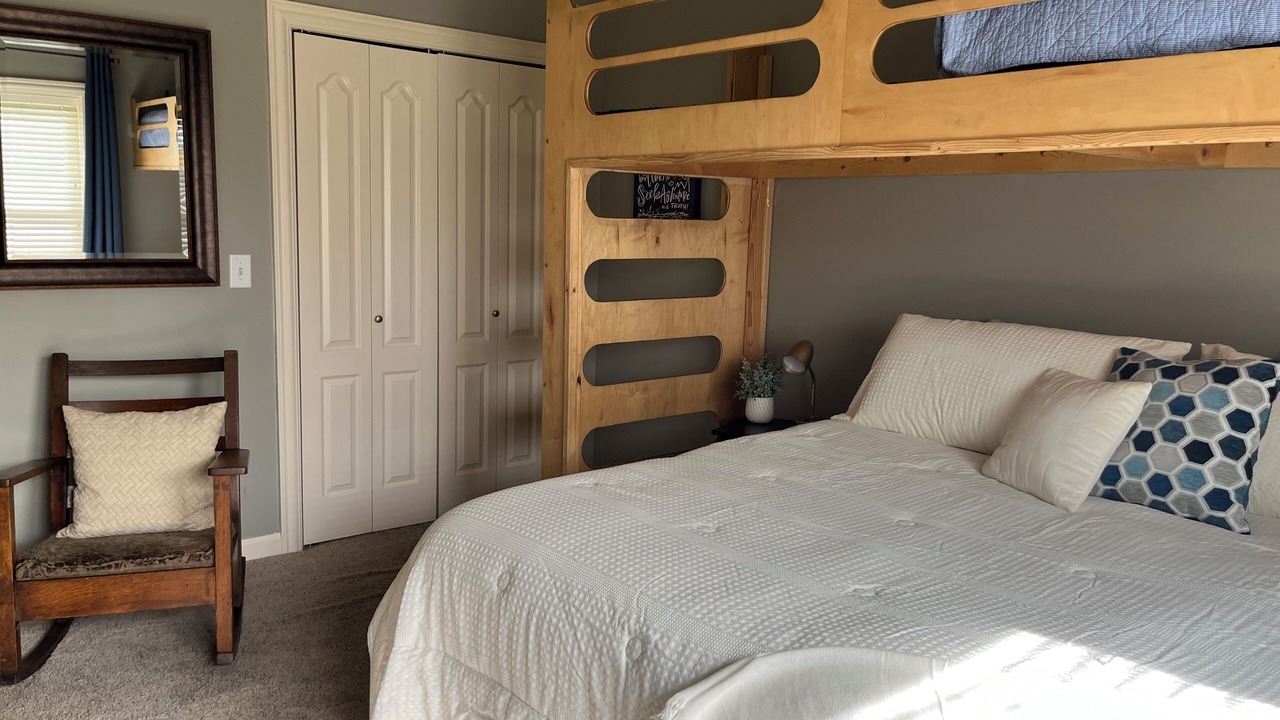 Photo of Bedroom in College Grove